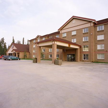 Woodlands Inn & Suites Форт-Нельсон Экстерьер фото